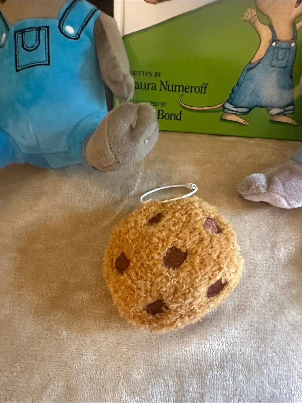 Kohl's Gray Mouse Plush Pair in Blue Overalls with Cookie Toy